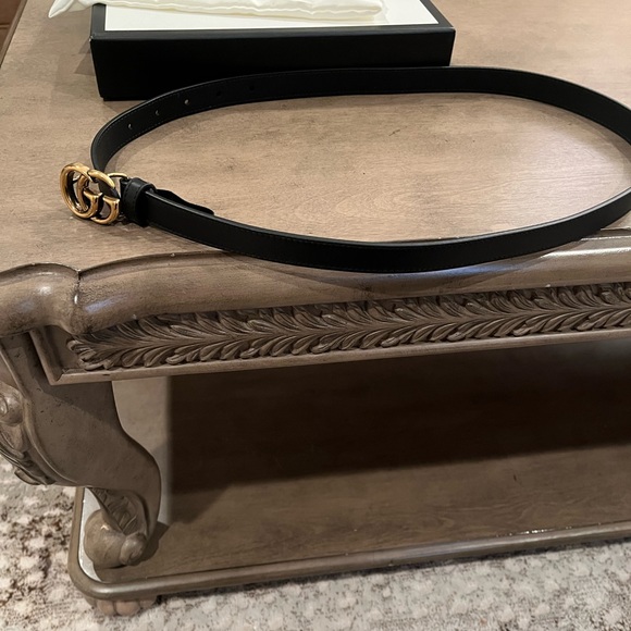 Gucci LEATHER BELT WITH DOUBLE G BUCKLE - Picture 7 of 8